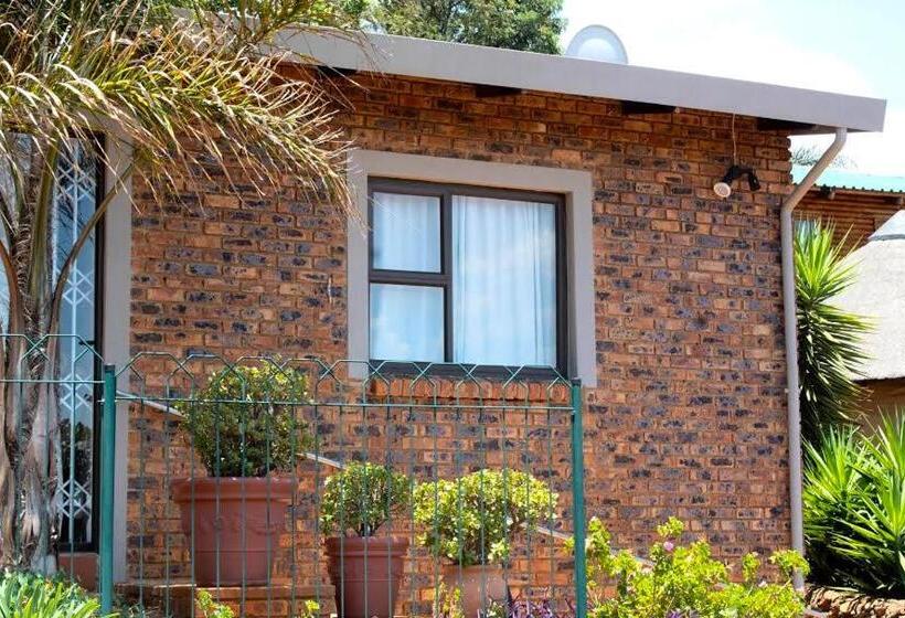 Апартаменты 1 Спальня, Map's View Guesthouse