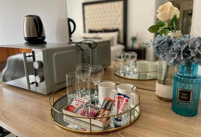 Люкс, Map's View Guesthouse