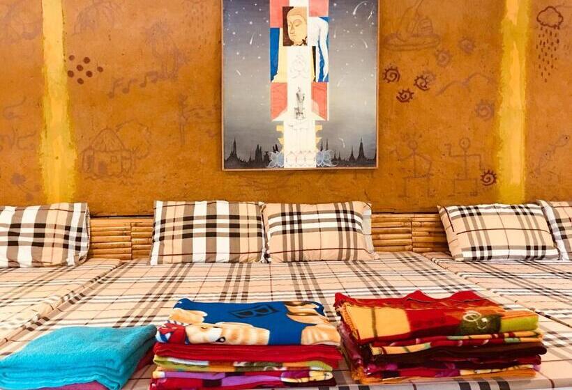 패밀리 방갈로, Numpu Baandin