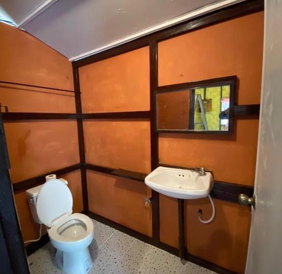 스탠다드 방갈로, Numpu Baandin