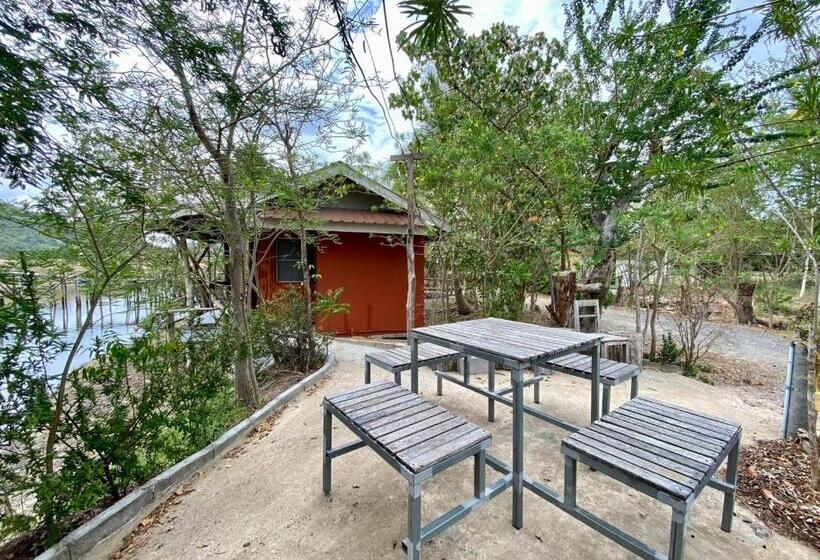 스탠다드 방갈로, Numpu Baandin