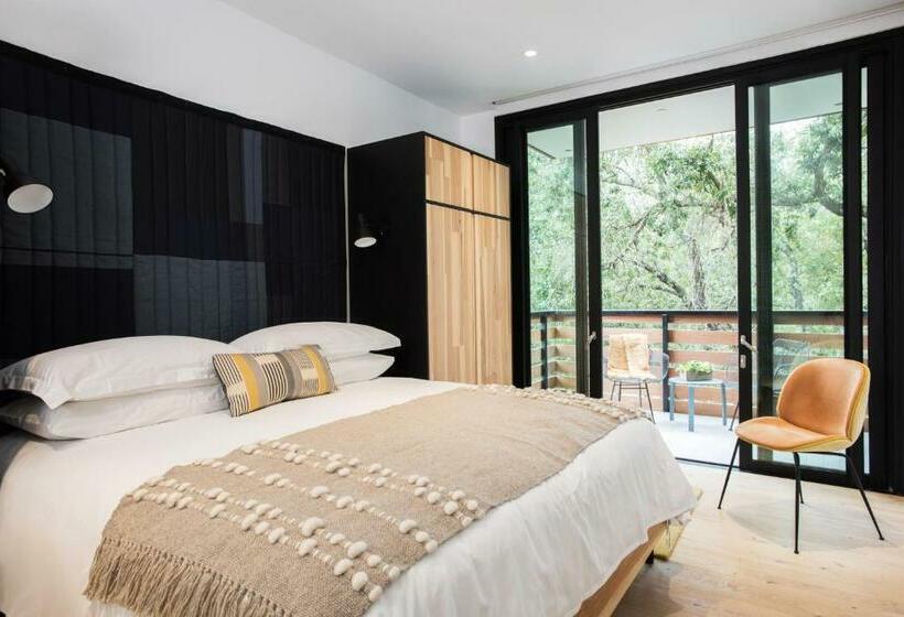 جناح, Harmon Guest House