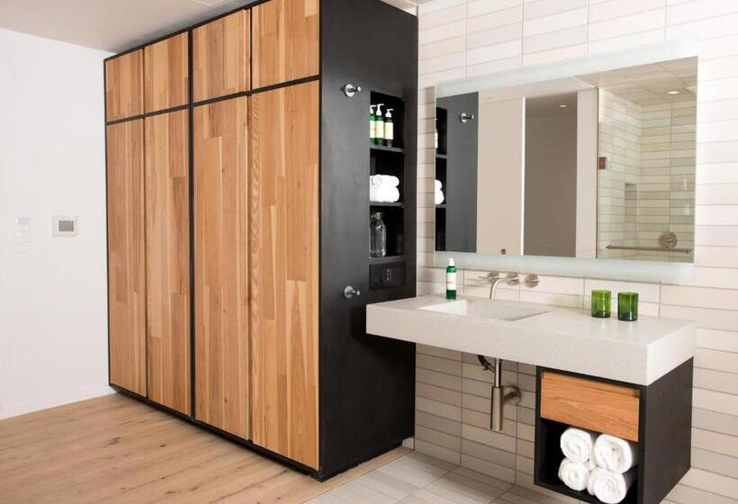 غرفة قياسية سرير كينج, Harmon Guest House