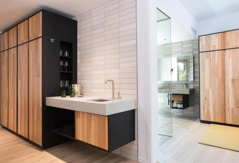 جناح, Harmon Guest House