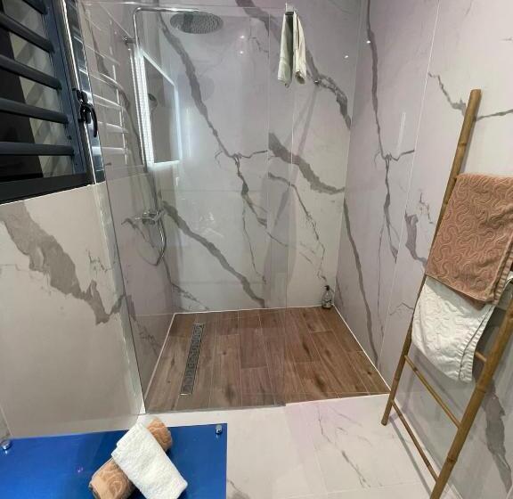 اتاق لوکس با چشمانداز دریا, Villa Prana