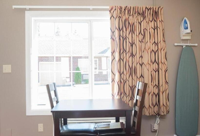 غرفة عائلية, Capitol Hill Motel