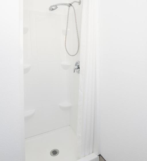 جناح سرير ملكى, Capitol Hill Motel