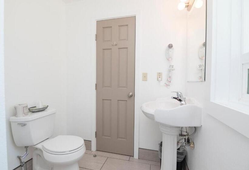 غرفة عائلية, Capitol Hill Motel