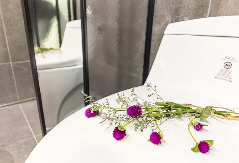 Quarto Estandar, The Artist Dongdaemun