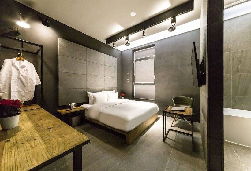 Quarto Deluxe, The Artist Dongdaemun