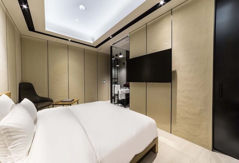 Quarto Deluxe, The Artist Dongdaemun