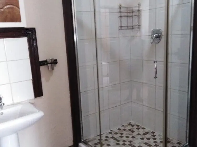 スタンダードルーム, Khokha Moya Guesthouse