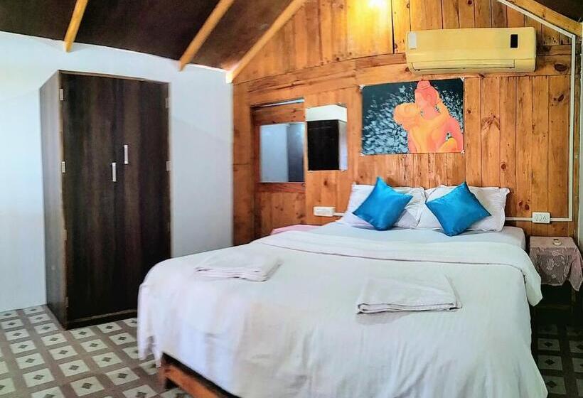 豪华海景房带阳台, Omkar Beach Bungalow