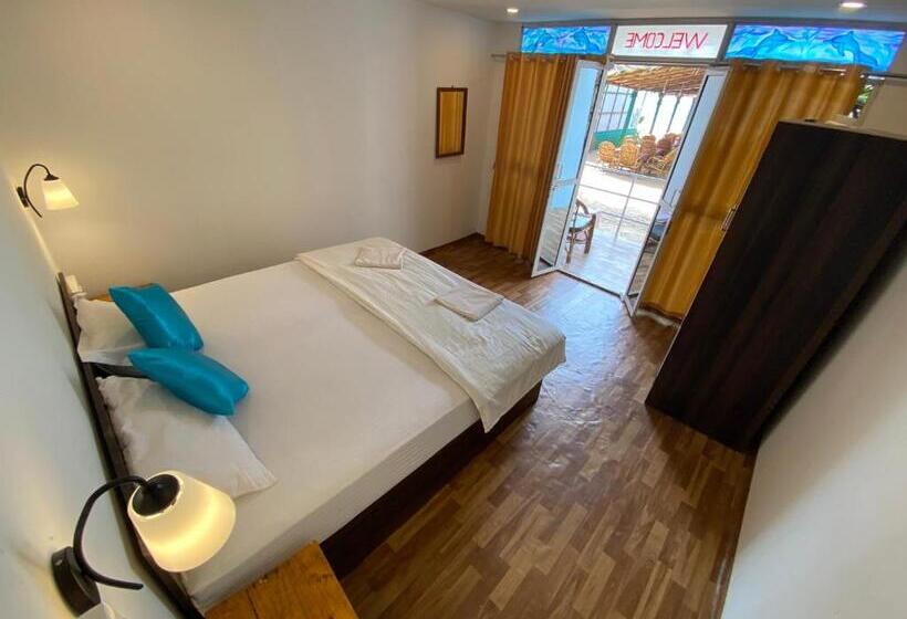 디럭스 룸 측면 바다 전망, Omkar Beach Bungalow