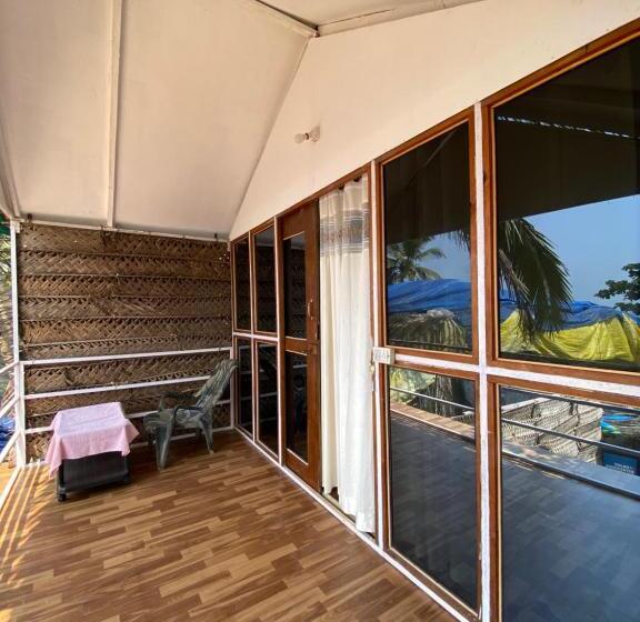 豪华海景房, Omkar Beach Bungalow