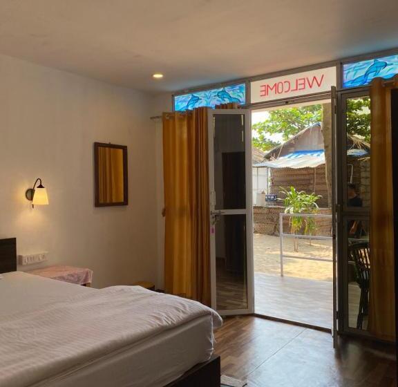 디럭스 룸 측면 바다 전망, Omkar Beach Bungalow