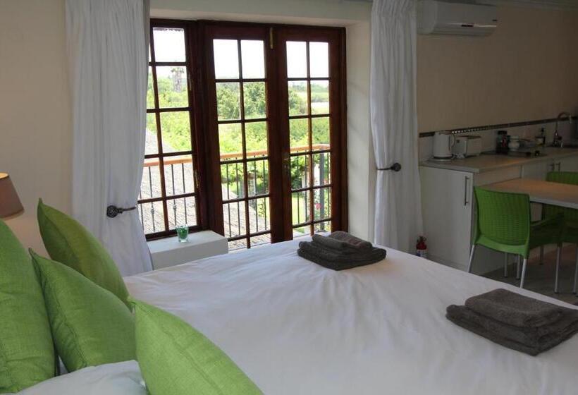 اتاق لوکس با بالکن, Acara Guesthouse & Cottages