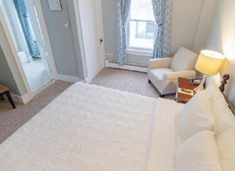 غرفة قياسية, The New London Inn