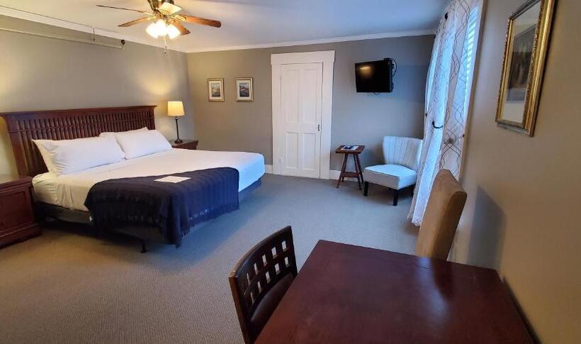 غرفة قياسية سرير كينج, The New London Inn