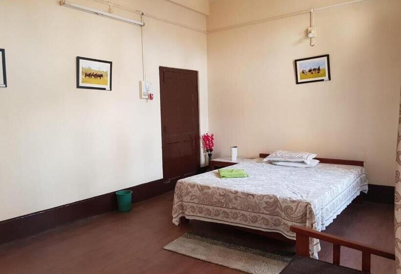 اتاق لوکس سه تخته, Bhaskar Homestay