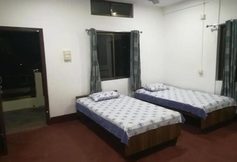 اتاق ساده سه نفره, Bhaskar Homestay