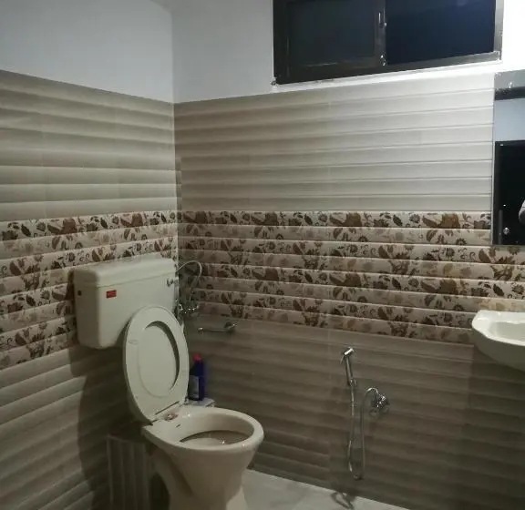 اتاق ساده سه نفره, Bhaskar Homestay