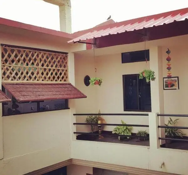 اتاق ساده سه نفره, Bhaskar Homestay