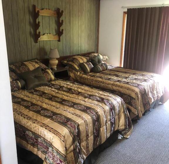 חדר סטנדרט נוף לבריכה, Michael Dee's Motel