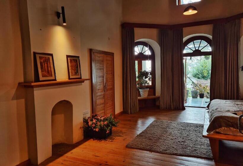 스탠다드 룸 산 전망, Deodar Homestay