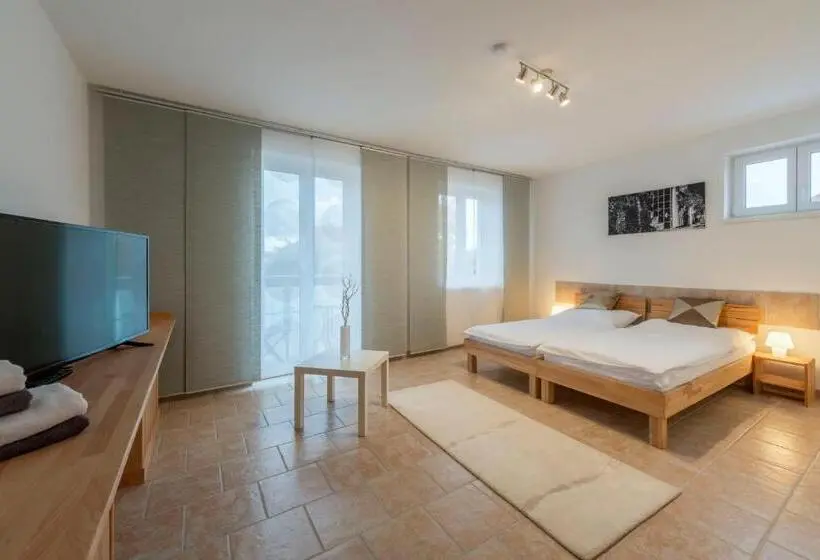 バルコニー付きスタンダードトリプルルーム, Wn Rooms
