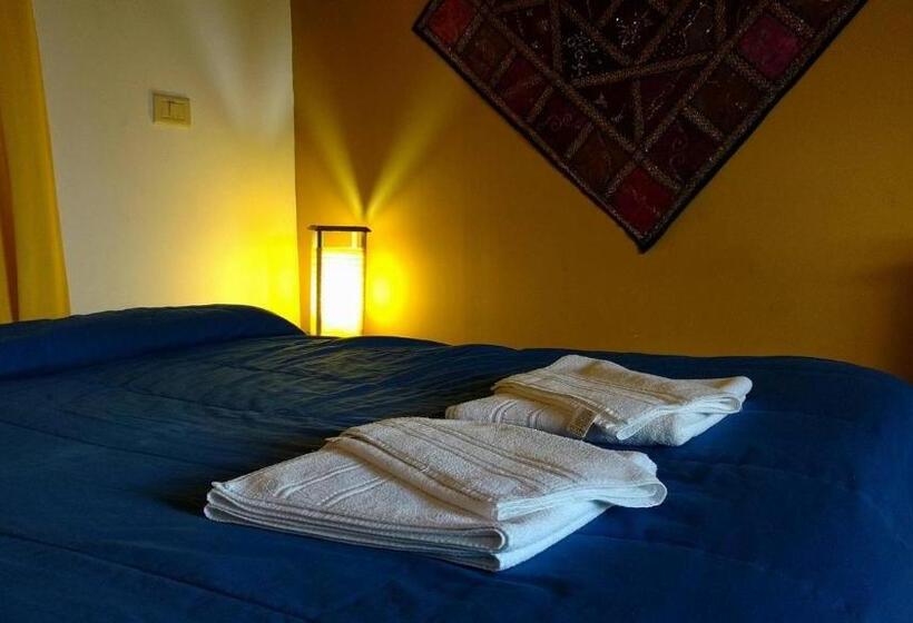 스탠다드 룸, El Mundo Interior
