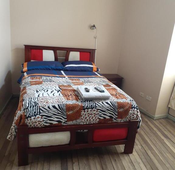 スタンダードルーム, Hostal Mediodia