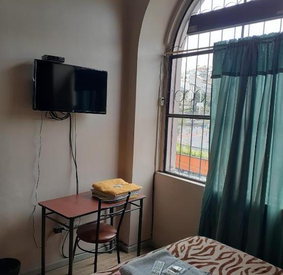 Standard room with outdoor bath, Hostal Mediodia