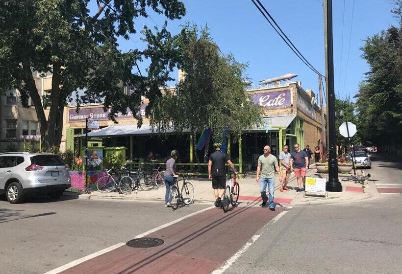 اتاق استاندارد با سرویس بهداشتی مشترک, Farwell Dream