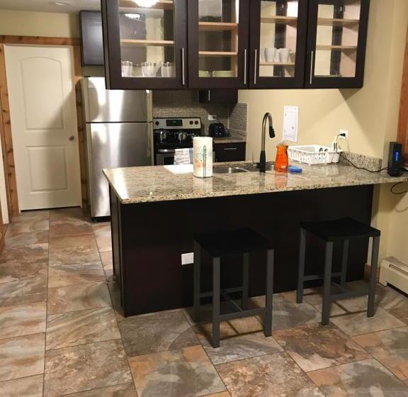 اتاق استاندارد با سرویس بهداشتی مشترک, Farwell Dream