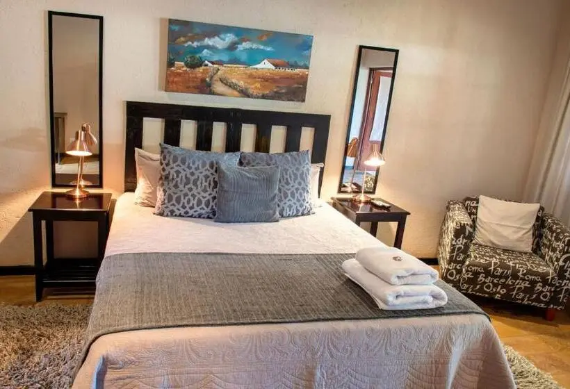 スタンダードルーム, Four Seasons Guesthouses