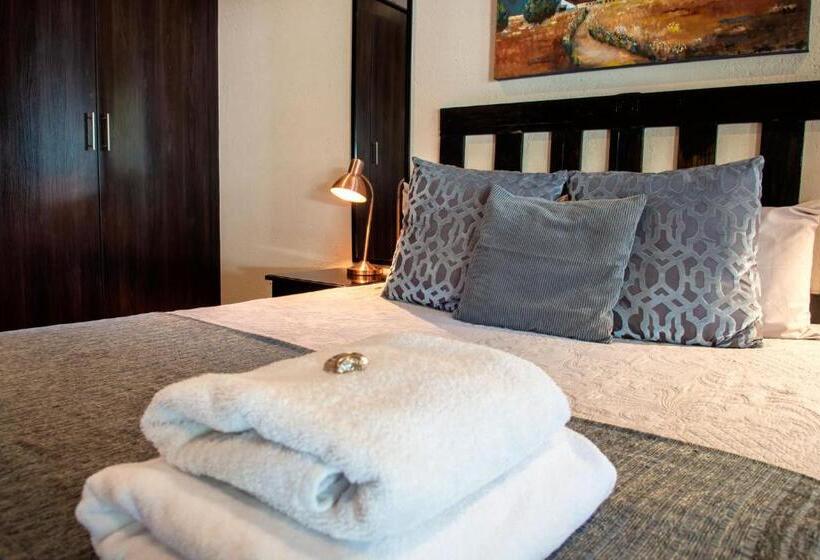 スタンダードルーム, Four Seasons Guesthouses