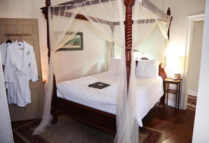 Номер Deluxe, Chilton House Suites