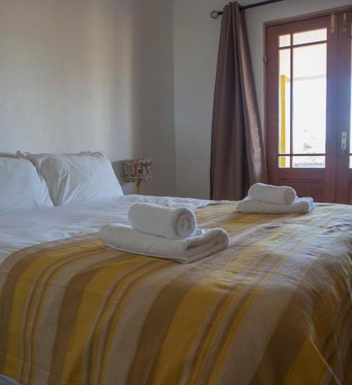 غرفة عائلية, Windfall Wine Farm