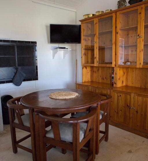 غرفة عائلية, Windfall Wine Farm