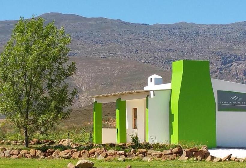 غرفة إقتصادية, Windfall Wine Farm