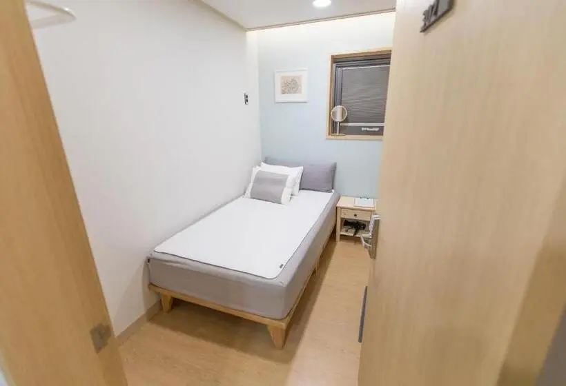 اتاق استاندارد یک نفره, Guest House Brick