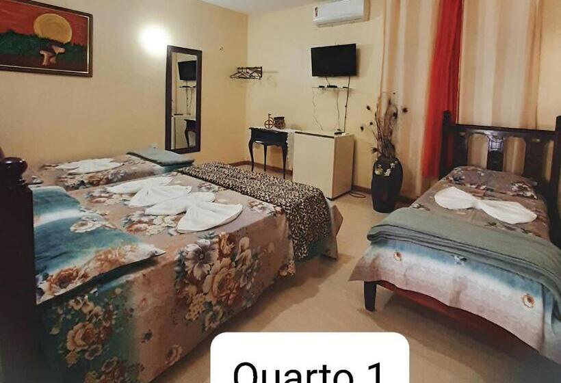 Habitación Cuádruple Estándar, Pousada E Museu Jk