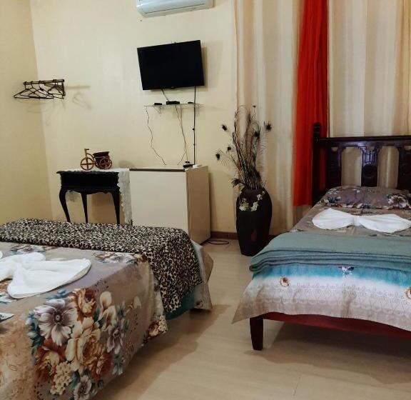 Habitación Cuádruple Estándar, Pousada E Museu Jk