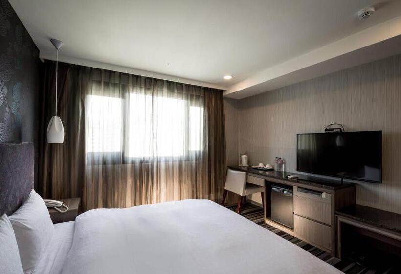 اتاق استاندارد, Jung Zaw Bussiness