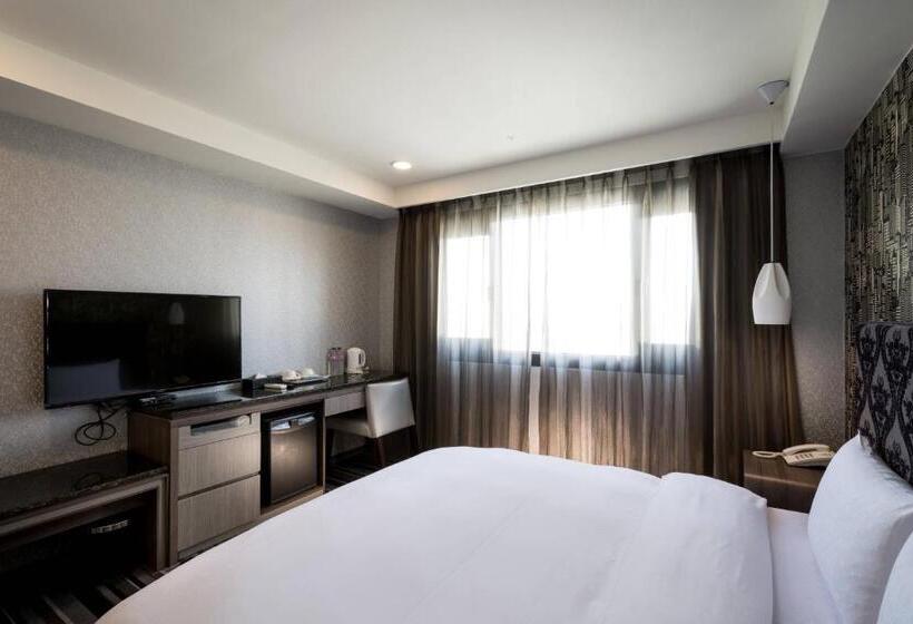 اتاق استاندارد, Jung Zaw Bussiness