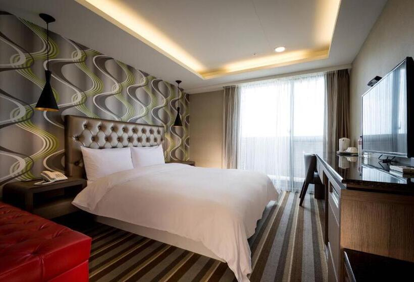 اتاق کلاس بیزنس, Jung Zaw Bussiness