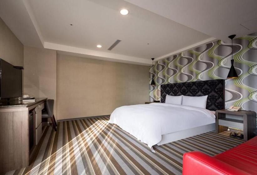 اتاق لوکس, Jung Zaw Bussiness