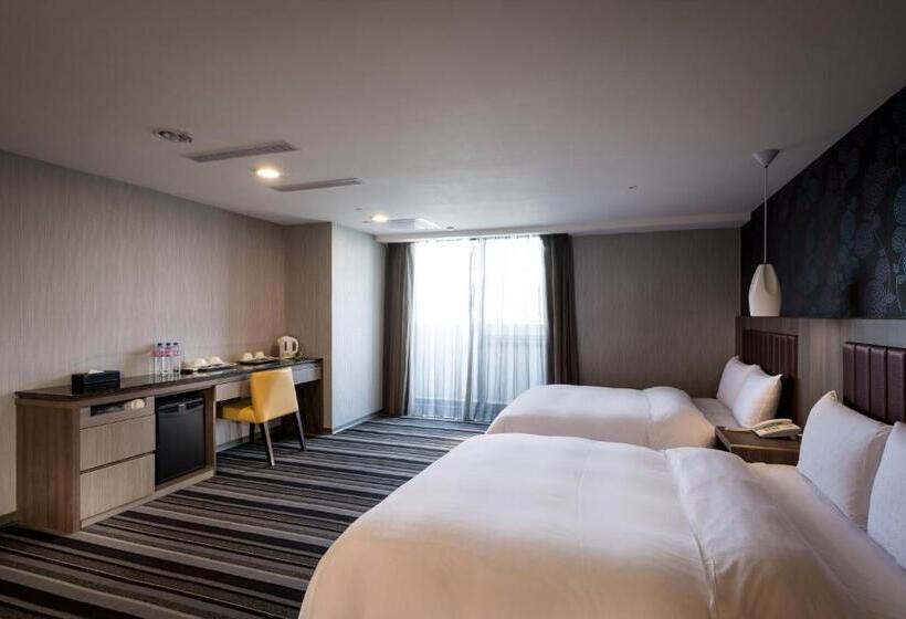 اتاق لوکس چهار تخته, Jung Zaw Bussiness