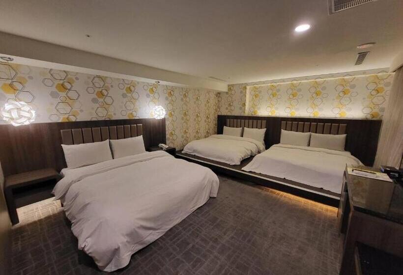 اتاق خانوادگی, Jung Zaw Bussiness